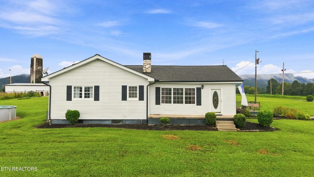 332 Holstein Drive, LaFollette