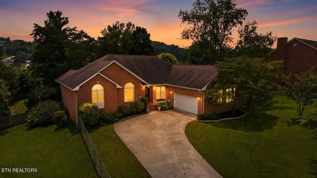 185 Nance Lane, Jacksboro