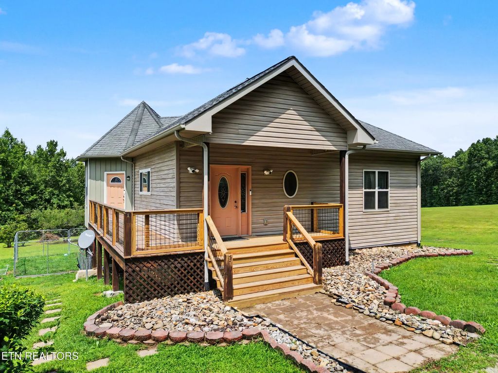 319 Oakmont Rd, Oneida