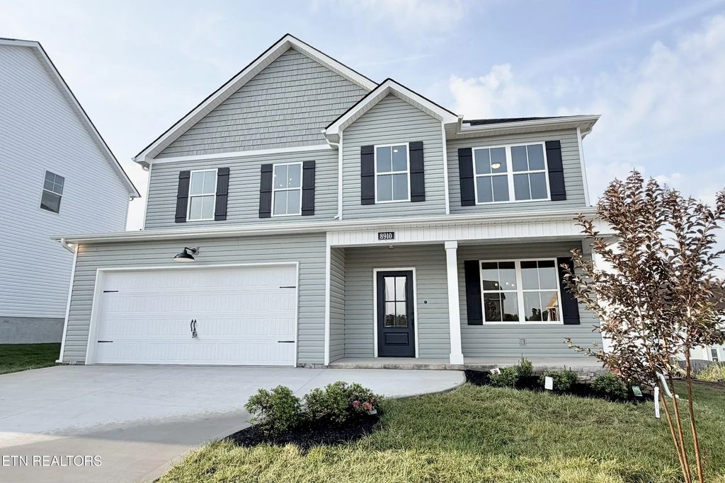 8910 Queensdale Lane, Knoxville