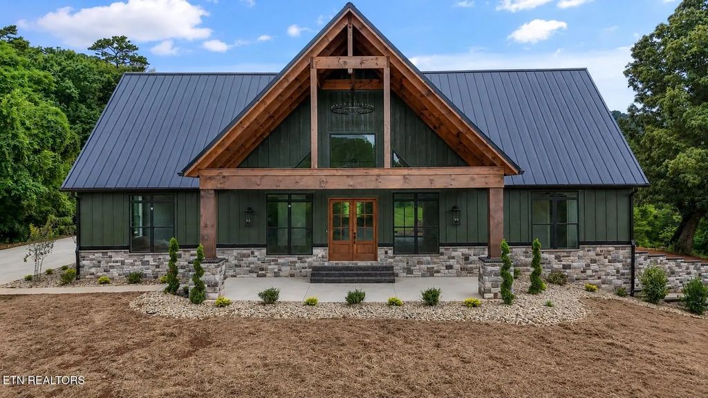 710 W Dumplin Valley Rd, Dandridge