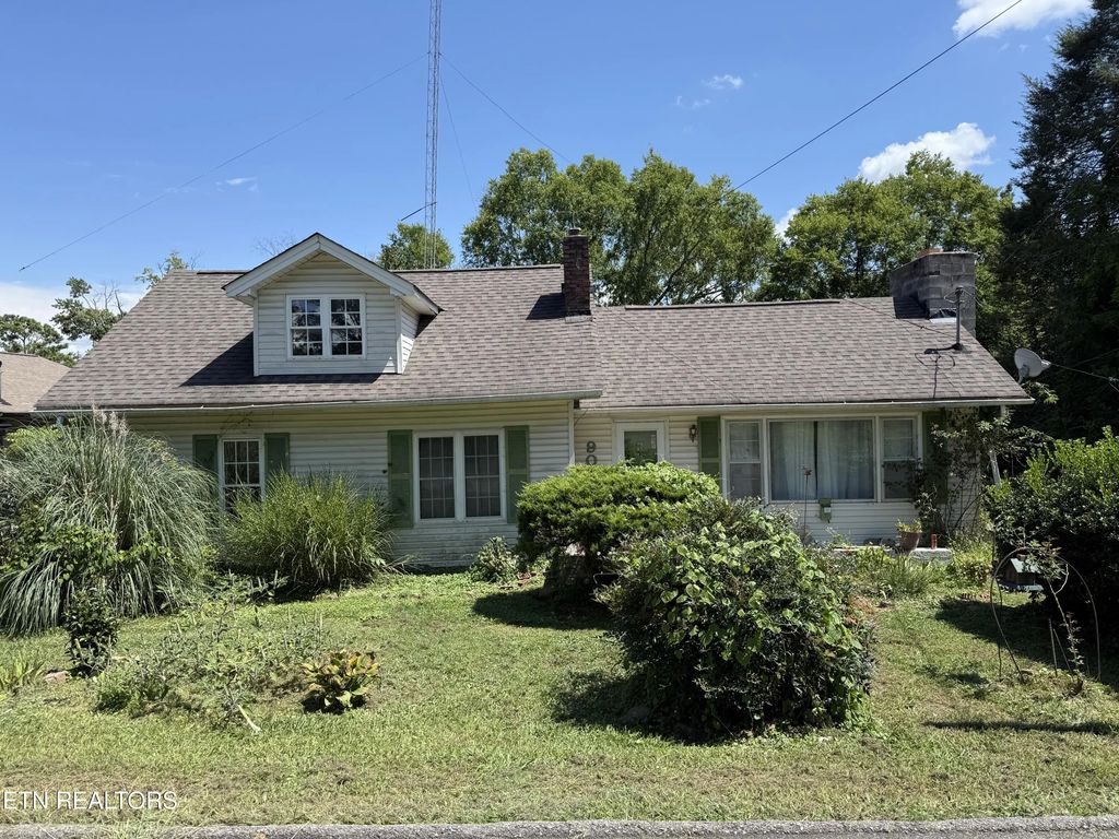 907 High St, Clinton