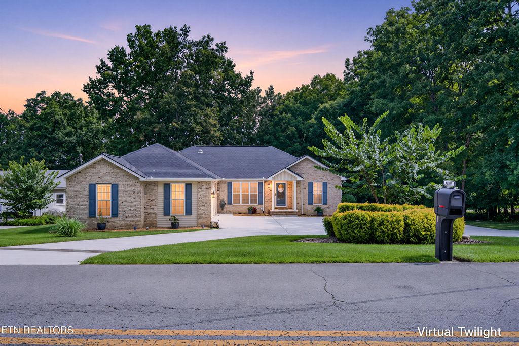 8707 Cherokee Tr, Crossville
