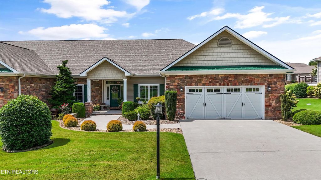 208 Chota Landing View, Loudon