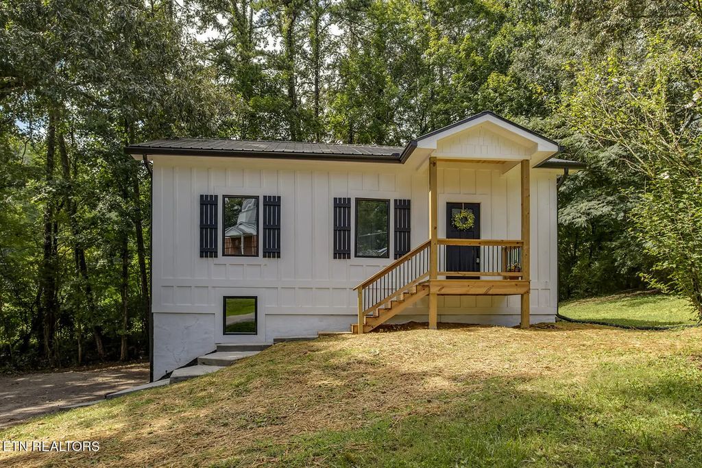329 Old Emory Rd, Clinton