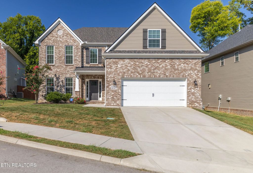 1111 Snowy Peak Lane, Knoxville