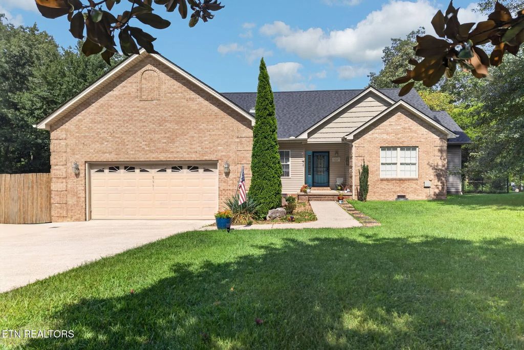 8661 Cherokee Tr, Crossville