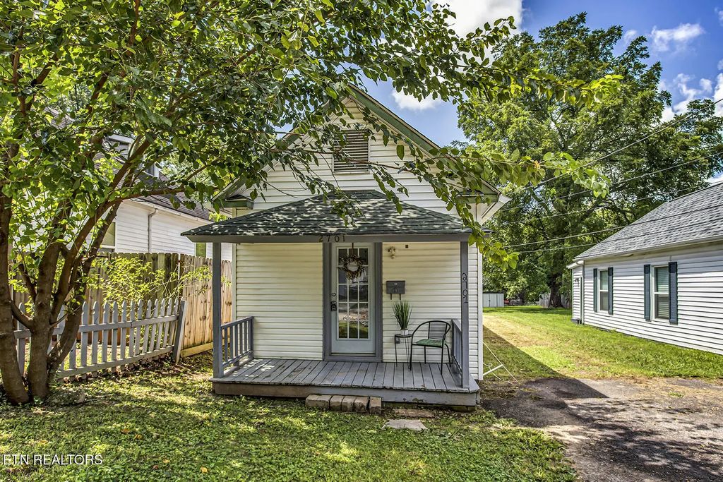 2701 Barton St, Knoxville