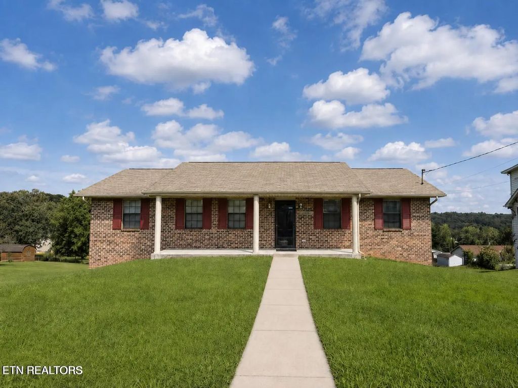 1456 Cattlemans Drive, Lenoir City