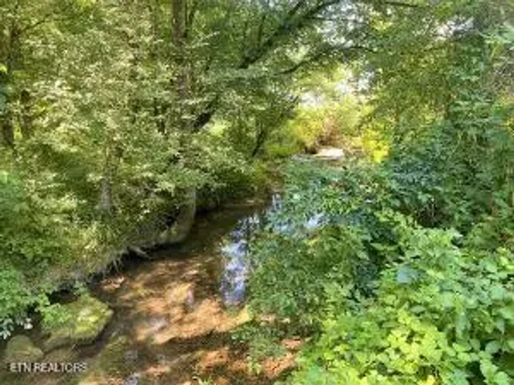 674 Paint Rock Rd, Philadelphia
