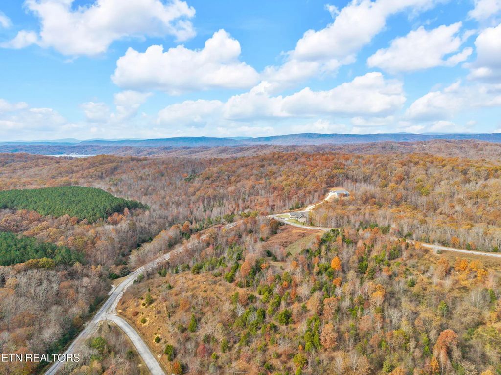 Emerald Pointe Circle, Rockwood