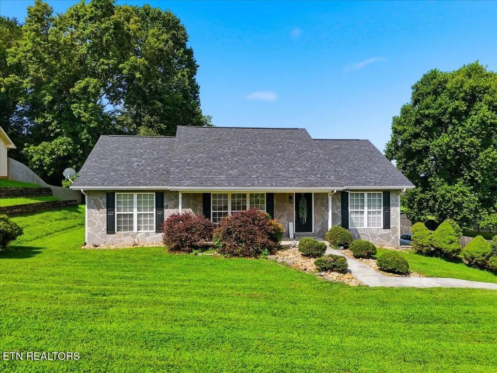 1129 Chesty Puller Circle, Maryville