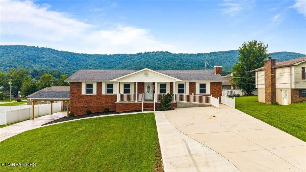 334 Indian Mound Circle, Jacksboro