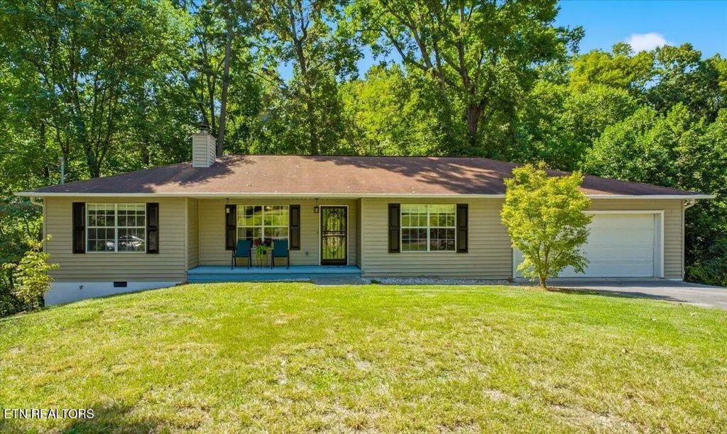 2301 Antietam Rd, Knoxville