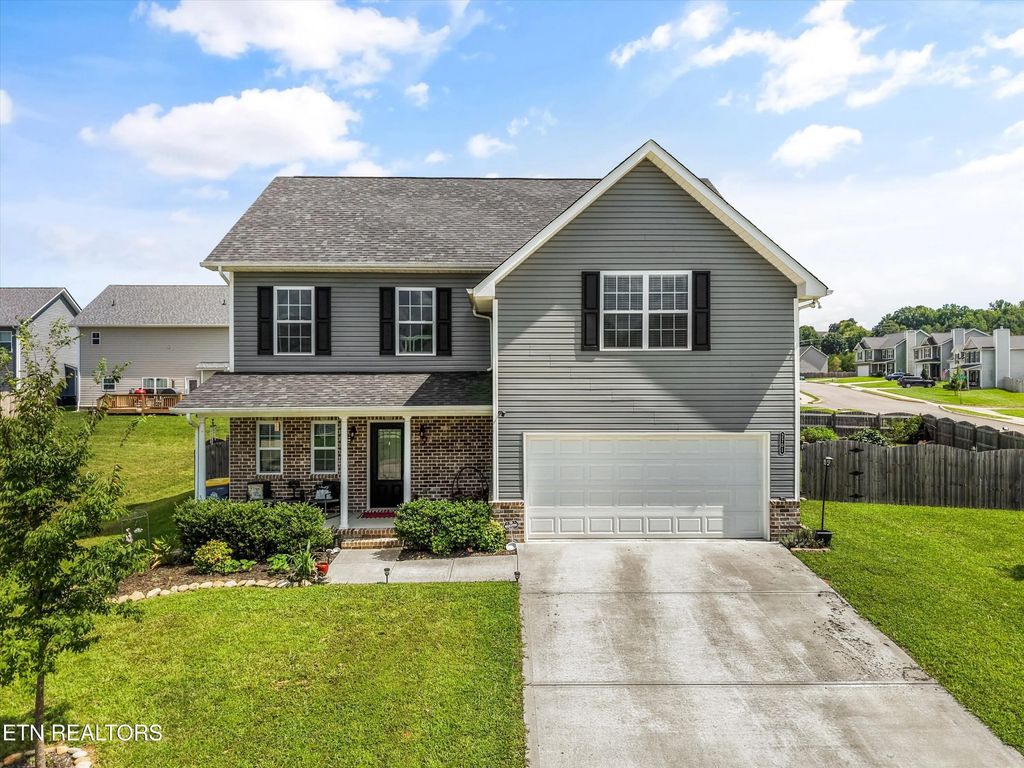 2701 Farmhouse Drive, Maryville