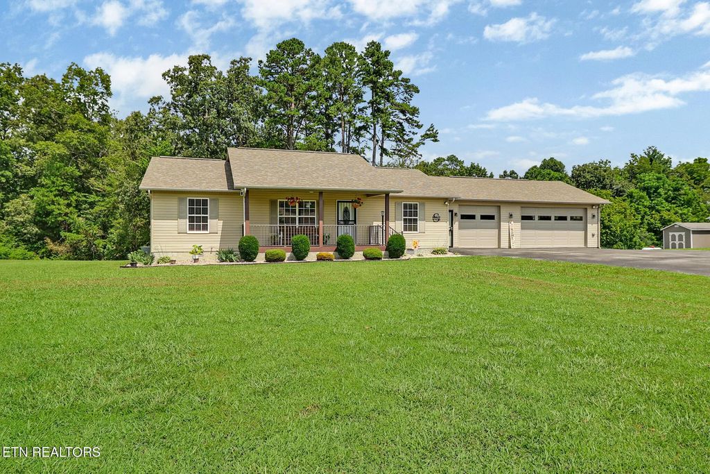 822 Buffalo Tr, Clarkrange