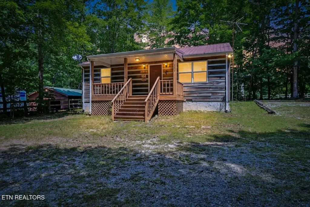 506 Spruce Creek Drive, Jamestown