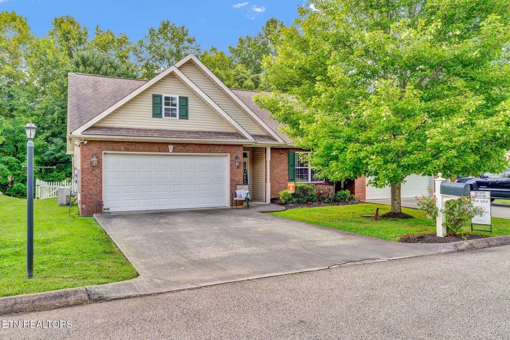 7215 Oakfield Lane, Powell