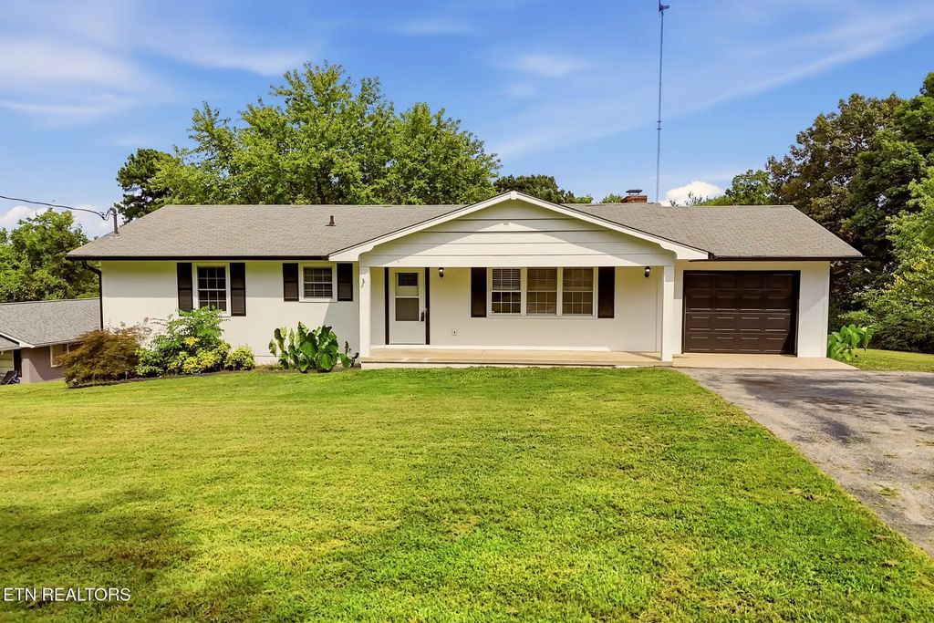 1214 Michaels Lane, Knoxville