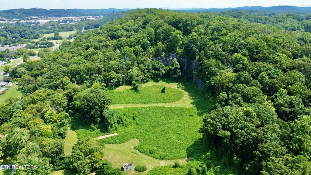 Tecoy Quarry Rd, Knoxville