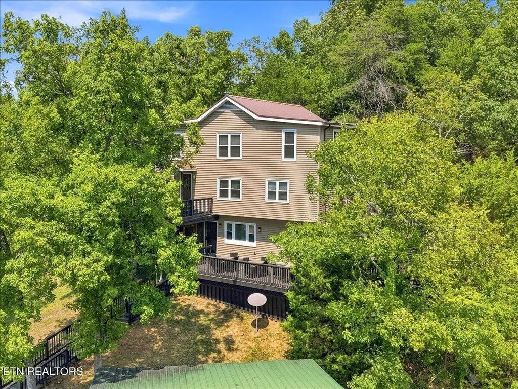 1551 Kinder Lane, Dandridge