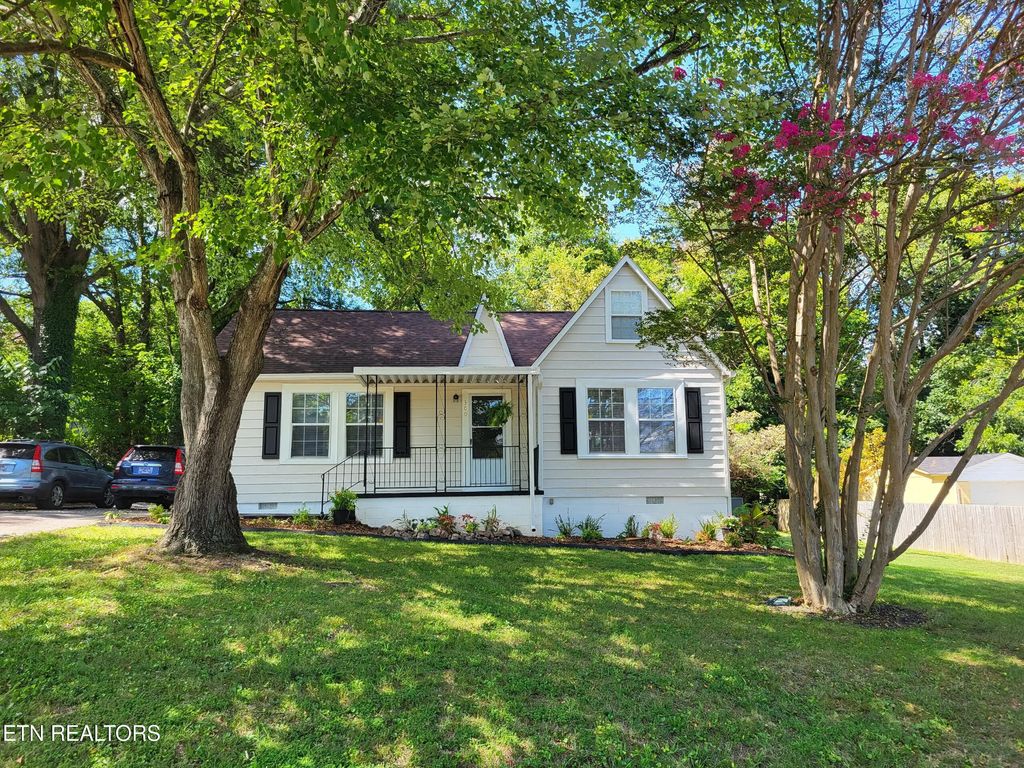 300 S Oak St, Sweetwater