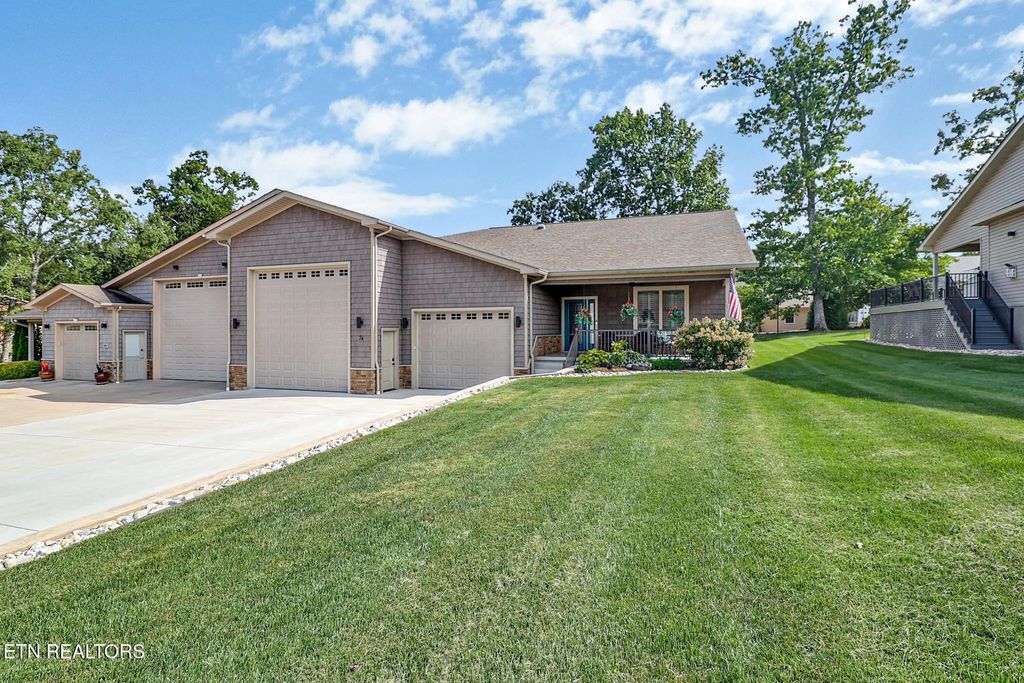 74 Hickory Circle, Crossville