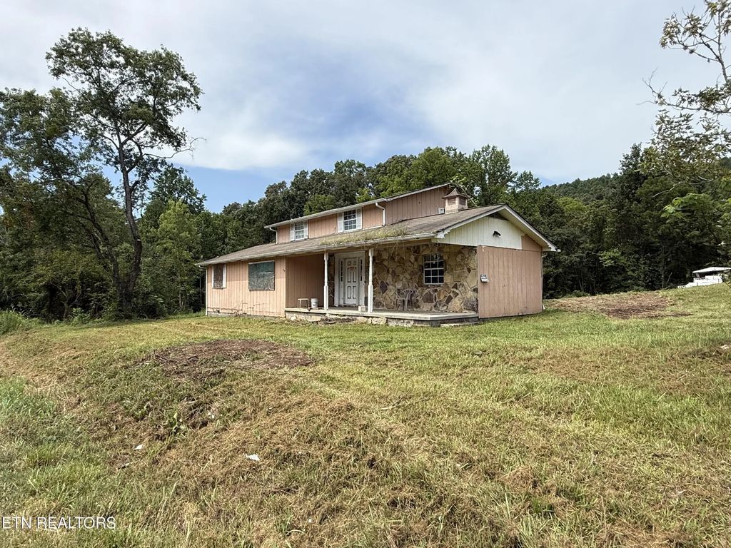 4915 E Raccoon Valley Drive, Powell