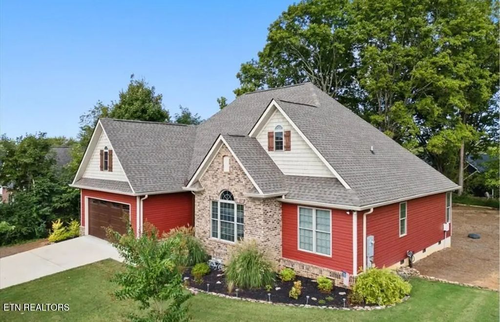 258 Chatuga Way, Loudon