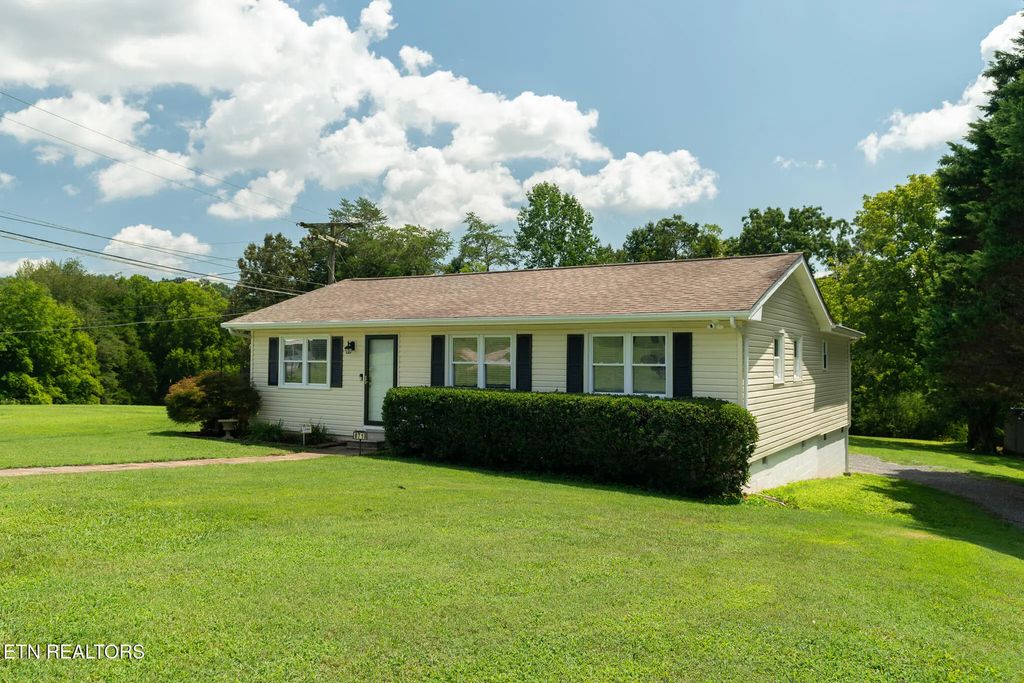 8718 Gleason Drive, Knoxville