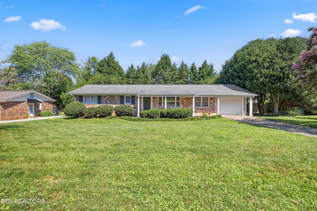 7925 Stratton Drive, Knoxville