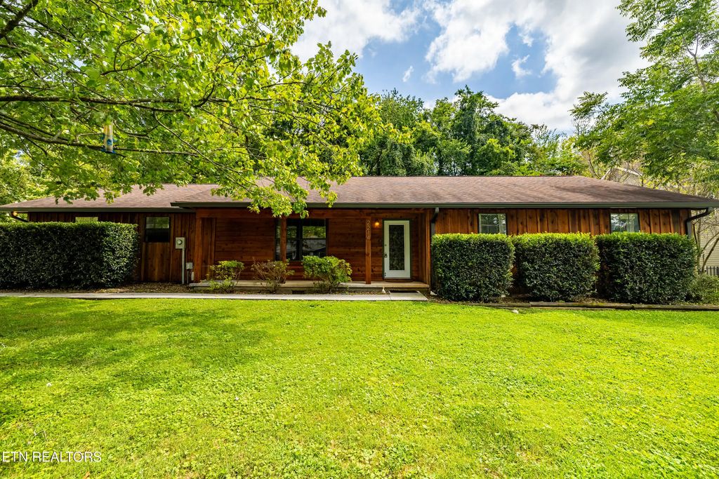 2214 Eva Jean Drive, Maryville