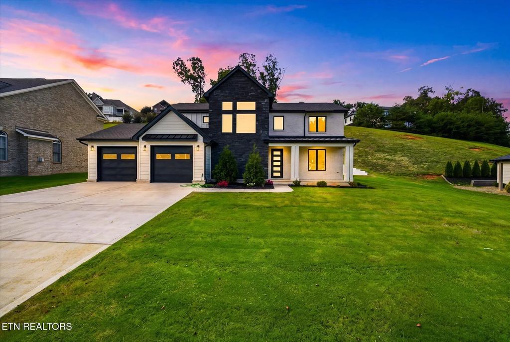 10237 Autumn Valley Lane, Knoxville