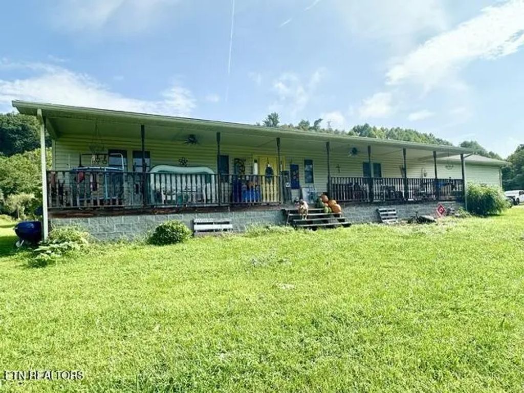 271 Lakin Drive, Clintwood