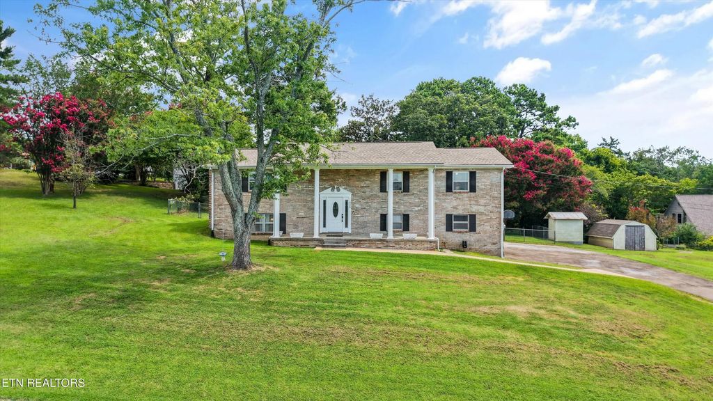 9229 Slade Drive, Knoxville