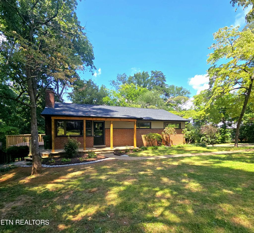 108 Hickory Drive, Maryville