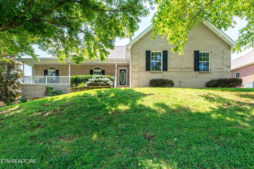 3029 Champions Drive, Maryville