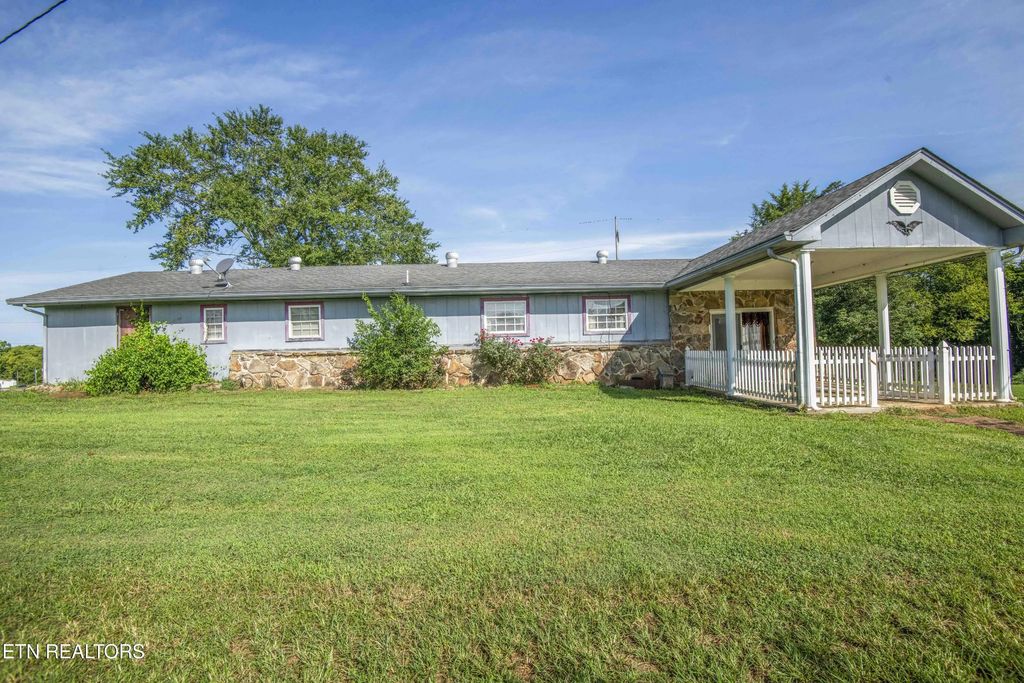 180 Bernard Rd, Sweetwater