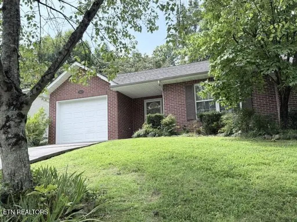 943 Spring Park Rd, Knoxville