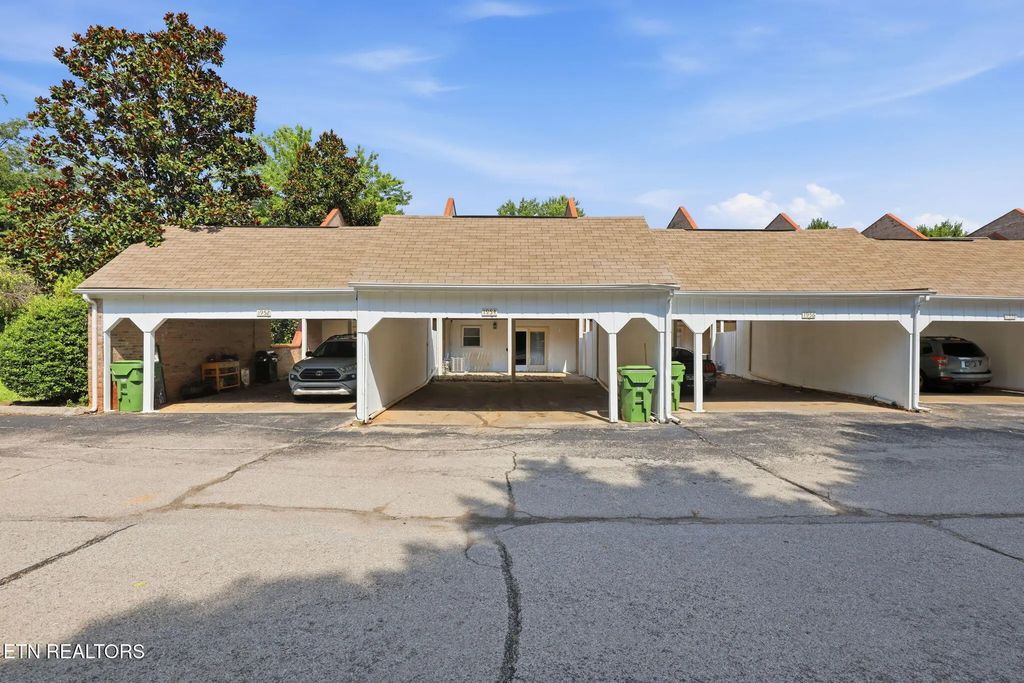 1954 Sequoyah Ave, Maryville