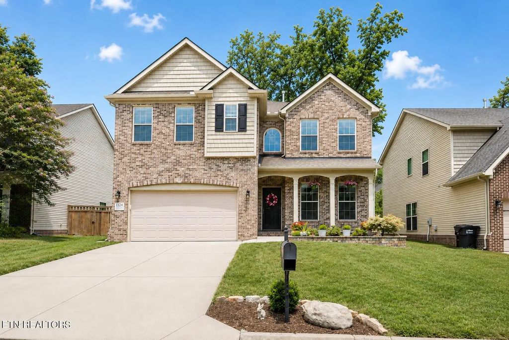 1124 Looking Glass Lane, Knoxville