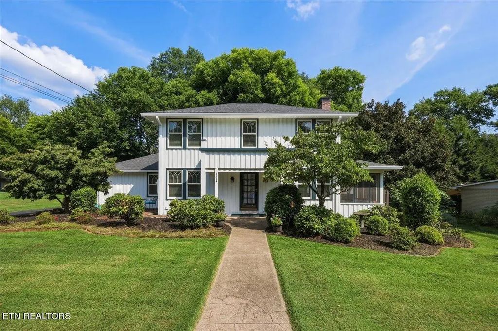 1318 Young Ave, Maryville