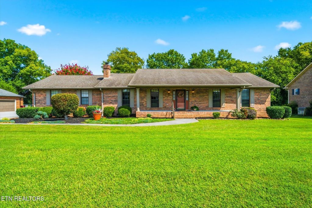 855 Westgate Drive, Alcoa