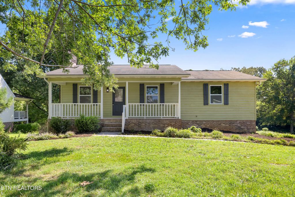 936 Stonecrest Drive, Maryville