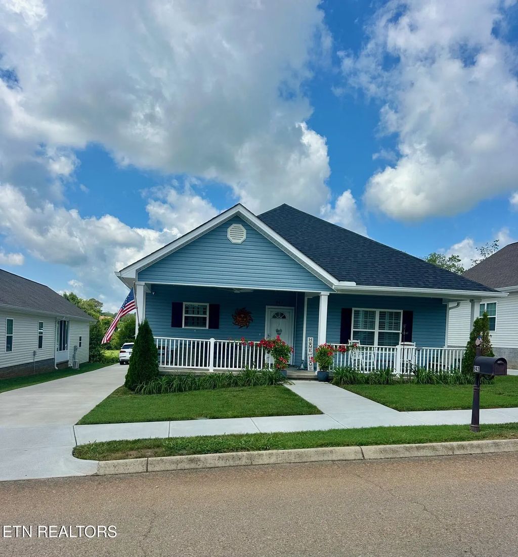 942 Stratford Ave, Sweetwater