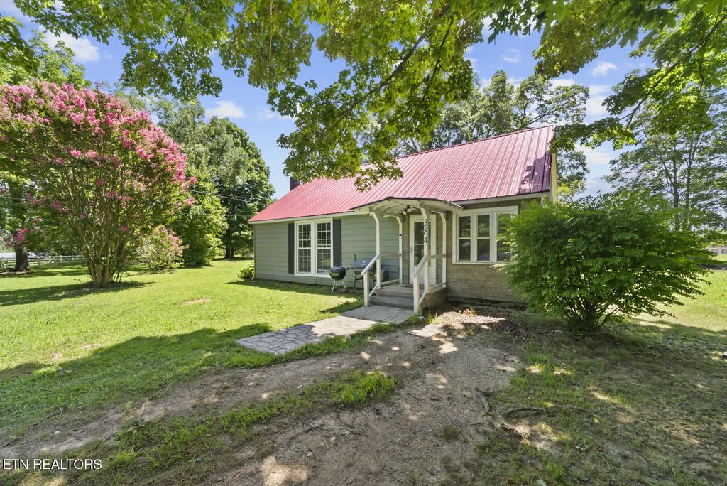 384 Woodlee St, Spencer