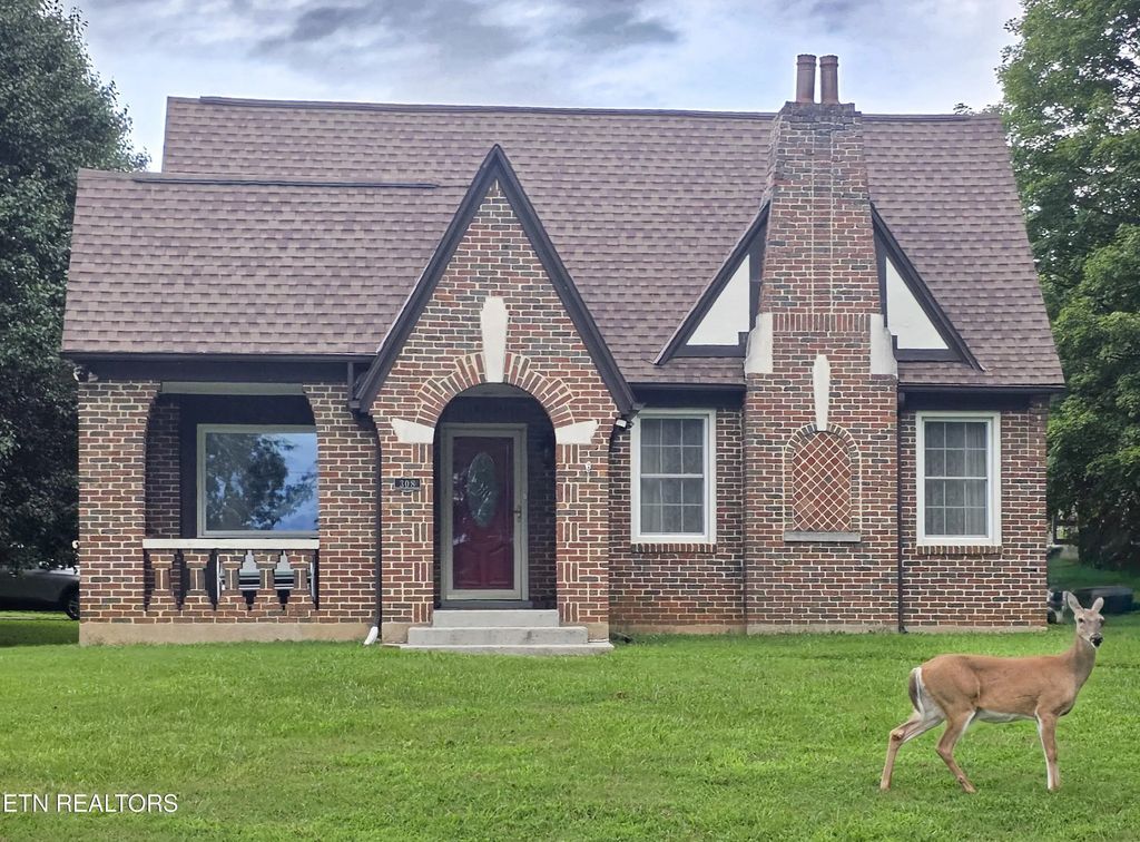 308 Clifton Heights Rd, Newport