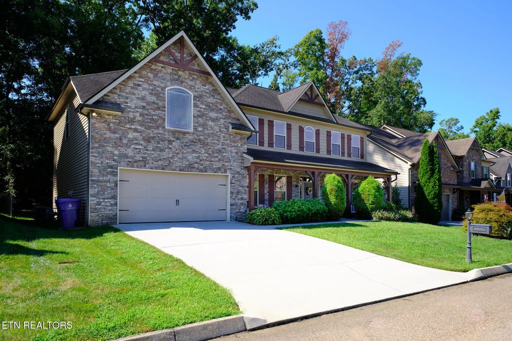 1111 Front Royal Lane, Knoxville