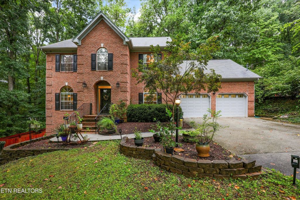 10904 Sallings Rd, Knoxville