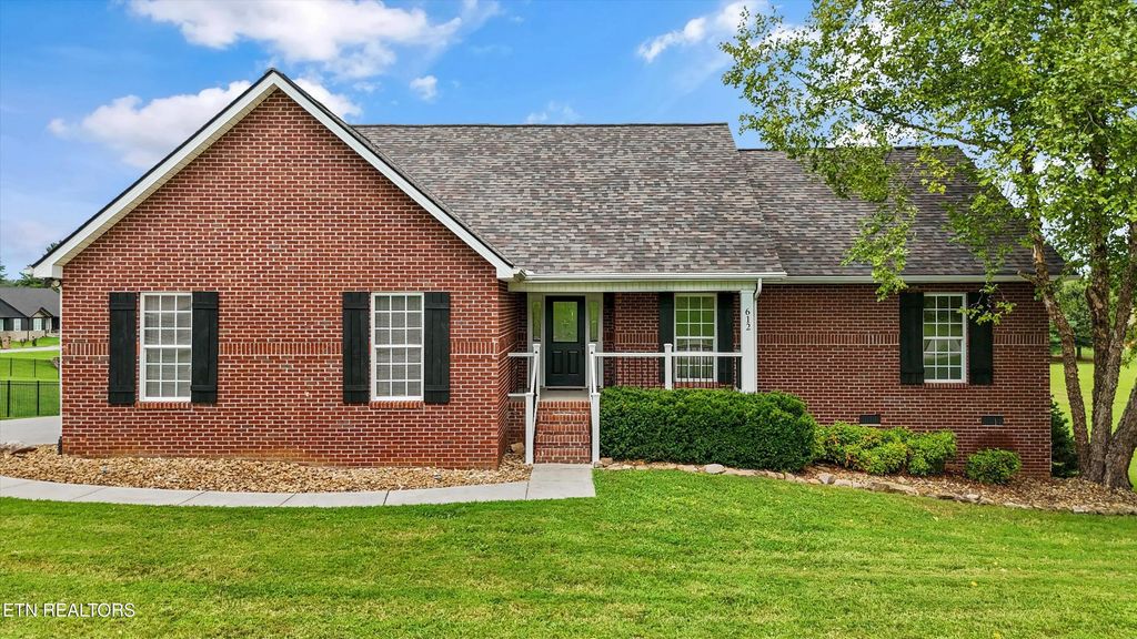 612 Yellow Rose Lane, Maryville